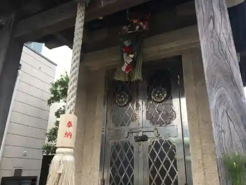 千度小路龍宮神社の山門