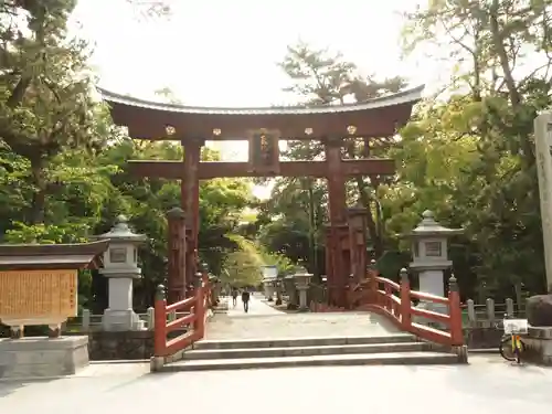 氣比神宮の鳥居