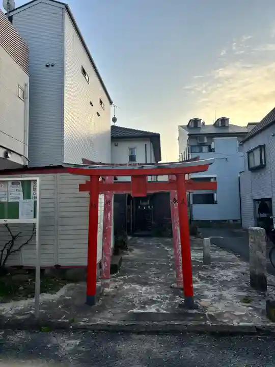 五穀神社の{uncategorized: "未分類", other: "その他", undefined: "問題あり", building: "その他建物", grave: "お墓", sacred_gate: "鳥居", guardian: "狛犬", statue: "像", buddha: "仏像", history: "歴史", nature: "自然", garden: "庭園", animal: "動物", pagoda: "塔", temizu: "手水舎", mountain_gate: "山門・神門", sanctuary: "本殿・本堂", subordinate: "末社・摂社", art: "芸術", scenery: "景色", jizo: "地蔵", ema: "絵馬", goshuin: "御朱印", omikuji: "おみくじ", items: "授与品その他", amulet: "お守り", goshuincho: "御朱印帳", eats: "食事", festival: "お祭り", votive_dance: "神楽", shichigosan: "七五三参", wedding: "結婚式", experience: "体験その他", initially: "初詣", around: "周辺", anti_infection: "感染症対策"}
