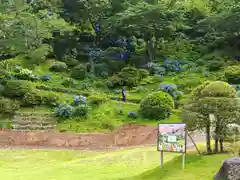 金蛇水神社の庭園