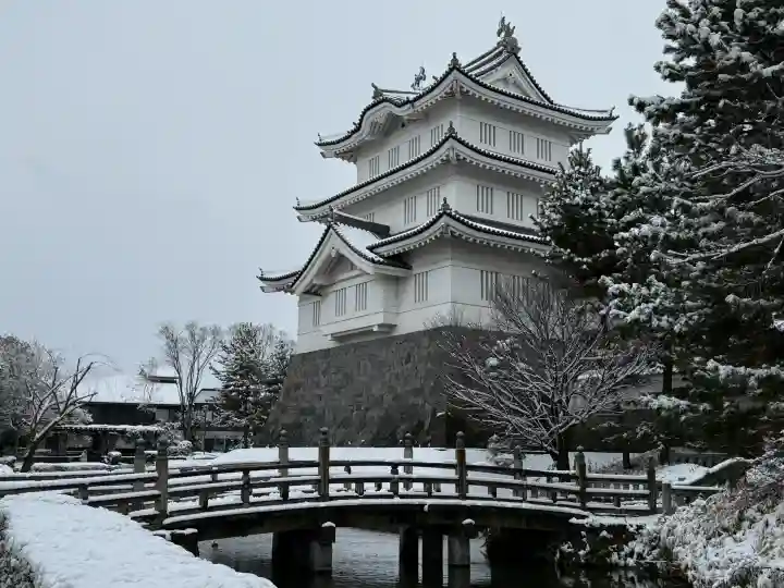 忍 諏訪神社・東照宮 の{uncategorized: "未分類", other: "その他", undefined: "問題あり", building: "その他建物", grave: "お墓", sacred_gate: "鳥居", guardian: "狛犬", statue: "像", buddha: "仏像", history: "歴史", nature: "自然", garden: "庭園", animal: "動物", pagoda: "塔", temizu: "手水舎", mountain_gate: "山門・神門", sanctuary: "本殿・本堂", subordinate: "末社・摂社", art: "芸術", scenery: "景色", jizo: "地蔵", ema: "絵馬", goshuin: "御朱印", omikuji: "おみくじ", items: "授与品その他", amulet: "お守り", goshuincho: "御朱印帳", eats: "食事", festival: "お祭り", votive_dance: "神楽", shichigosan: "七五三参", wedding: "結婚式", experience: "体験その他", initially: "初詣", around: "周辺", anti_infection: "感染症対策"}