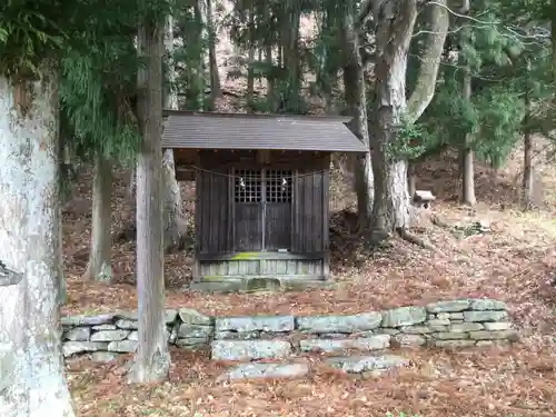 安智羅神社(松尾古城跡)の本殿