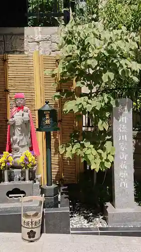 赤坂不動尊威徳寺の地蔵
