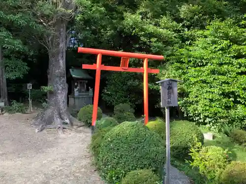 白國神社の鳥居