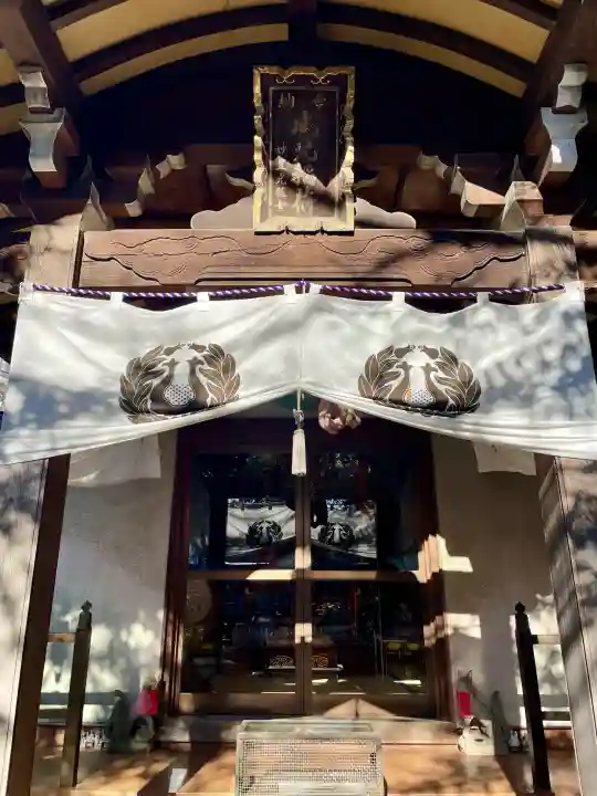 威光稲荷堂の{uncategorized: "未分類", other: "その他", undefined: "問題あり", building: "その他建物", grave: "お墓", sacred_gate: "鳥居", guardian: "狛犬", statue: "像", buddha: "仏像", history: "歴史", nature: "自然", garden: "庭園", animal: "動物", pagoda: "塔", temizu: "手水舎", mountain_gate: "山門・神門", sanctuary: "本殿・本堂", subordinate: "末社・摂社", art: "芸術", scenery: "景色", jizo: "地蔵", ema: "絵馬", goshuin: "御朱印", omikuji: "おみくじ", items: "授与品その他", amulet: "お守り", goshuincho: "御朱印帳", eats: "食事", festival: "お祭り", votive_dance: "神楽", shichigosan: "七五三参", wedding: "結婚式", experience: "体験その他", initially: "初詣", around: "周辺", anti_infection: "感染症対策"}