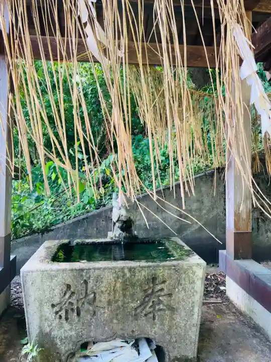 石動神社の手水舎