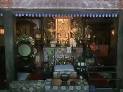 護国之寺の本殿・本堂