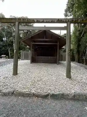 月夜見宮（豊受大神宮別宮）の{uncategorized: "未分類", other: "その他", undefined: "問題あり", building: "その他建物", grave: "お墓", sacred_gate: "鳥居", guardian: "狛犬", statue: "像", buddha: "仏像", history: "歴史", nature: "自然", garden: "庭園", animal: "動物", pagoda: "塔", temizu: "手水舎", mountain_gate: "山門・神門", sanctuary: "本殿・本堂", subordinate: "末社・摂社", art: "芸術", scenery: "景色", jizo: "地蔵", ema: "絵馬", goshuin: "御朱印", omikuji: "おみくじ", items: "授与品その他", amulet: "お守り", goshuincho: "御朱印帳", eats: "食事", festival: "お祭り", votive_dance: "神楽", shichigosan: "七五三参", wedding: "結婚式", experience: "体験その他", initially: "初詣", around: "周辺", anti_infection: "感染症対策"}