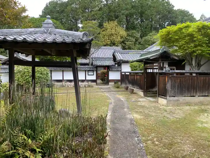常光寺の{uncategorized: "未分類", other: "その他", undefined: "問題あり", building: "その他建物", grave: "お墓", sacred_gate: "鳥居", guardian: "狛犬", statue: "像", buddha: "仏像", history: "歴史", nature: "自然", garden: "庭園", animal: "動物", pagoda: "塔", temizu: "手水舎", mountain_gate: "山門・神門", sanctuary: "本殿・本堂", subordinate: "末社・摂社", art: "芸術", scenery: "景色", jizo: "地蔵", ema: "絵馬", goshuin: "御朱印", omikuji: "おみくじ", items: "授与品その他", amulet: "お守り", goshuincho: "御朱印帳", eats: "食事", festival: "お祭り", votive_dance: "神楽", shichigosan: "七五三参", wedding: "結婚式", experience: "体験その他", initially: "初詣", around: "周辺", anti_infection: "感染症対策"}