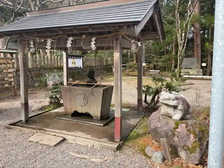 春日山神社の{uncategorized: "未分類", other: "その他", undefined: "問題あり", building: "その他建物", grave: "お墓", sacred_gate: "鳥居", guardian: "狛犬", statue: "像", buddha: "仏像", history: "歴史", nature: "自然", garden: "庭園", animal: "動物", pagoda: "塔", temizu: "手水舎", mountain_gate: "山門・神門", sanctuary: "本殿・本堂", subordinate: "末社・摂社", art: "芸術", scenery: "景色", jizo: "地蔵", ema: "絵馬", goshuin: "御朱印", omikuji: "おみくじ", items: "授与品その他", amulet: "お守り", goshuincho: "御朱印帳", eats: "食事", festival: "お祭り", votive_dance: "神楽", shichigosan: "七五三参", wedding: "結婚式", experience: "体験その他", initially: "初詣", around: "周辺", anti_infection: "感染症対策"}