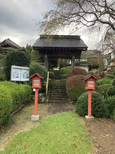 威徳院 極楽寺の山門