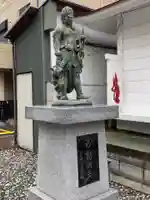 大光不動堂の像