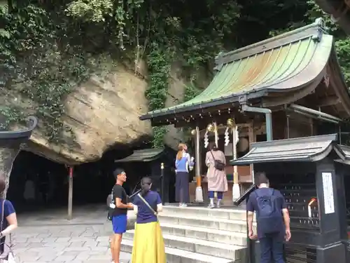 銭洗弁財天宇賀福神社の本殿・本堂