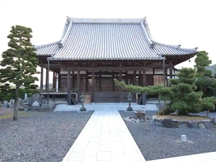 法泉寺の本殿・本堂
