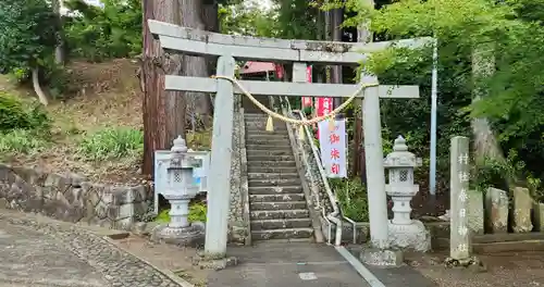 岡部春日神社～👹鬼門よけの🌺花咲く🌺やしろ～の鳥居