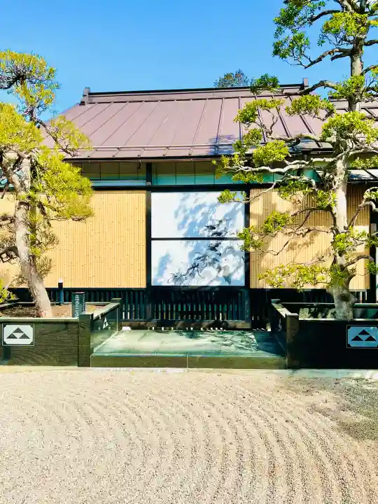 少林寺の{uncategorized: "未分類", other: "その他", undefined: "問題あり", building: "その他建物", grave: "お墓", sacred_gate: "鳥居", guardian: "狛犬", statue: "像", buddha: "仏像", history: "歴史", nature: "自然", garden: "庭園", animal: "動物", pagoda: "塔", temizu: "手水舎", mountain_gate: "山門・神門", sanctuary: "本殿・本堂", subordinate: "末社・摂社", art: "芸術", scenery: "景色", jizo: "地蔵", ema: "絵馬", goshuin: "御朱印", omikuji: "おみくじ", items: "授与品その他", amulet: "お守り", goshuincho: "御朱印帳", eats: "食事", festival: "お祭り", votive_dance: "神楽", shichigosan: "七五三参", wedding: "結婚式", experience: "体験その他", initially: "初詣", around: "周辺", anti_infection: "感染症対策"}