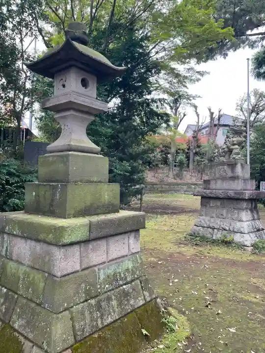 上高田氷川神社の{uncategorized: "未分類", other: "その他", undefined: "問題あり", building: "その他建物", grave: "お墓", sacred_gate: "鳥居", guardian: "狛犬", statue: "像", buddha: "仏像", history: "歴史", nature: "自然", garden: "庭園", animal: "動物", pagoda: "塔", temizu: "手水舎", mountain_gate: "山門・神門", sanctuary: "本殿・本堂", subordinate: "末社・摂社", art: "芸術", scenery: "景色", jizo: "地蔵", ema: "絵馬", goshuin: "御朱印", omikuji: "おみくじ", items: "授与品その他", amulet: "お守り", goshuincho: "御朱印帳", eats: "食事", festival: "お祭り", votive_dance: "神楽", shichigosan: "七五三参", wedding: "結婚式", experience: "体験その他", initially: "初詣", around: "周辺", anti_infection: "感染症対策"}