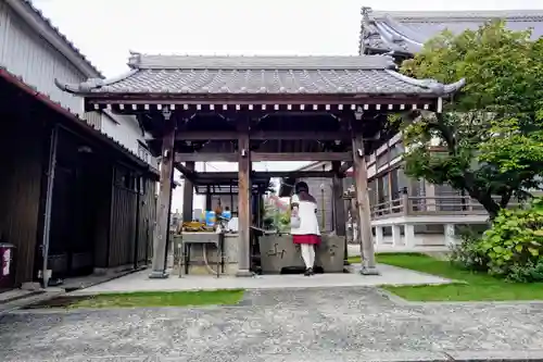 蓮成寺（池端蓮成寺）の手水舎