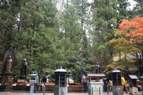 高野山金剛峯寺奥の院(和歌山県)