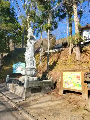 竜華院(釈葉山 龍華院弥勒護国禅寺)の仏像