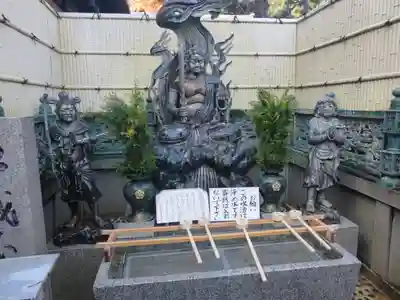 宝山寺の手水舎