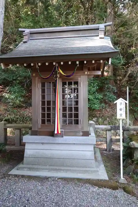 湯泉神社の末社・摂社