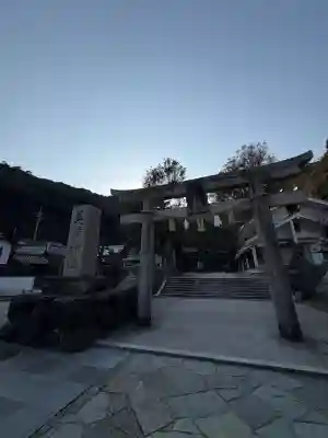 美保神社の{uncategorized: "未分類", other: "その他", undefined: "問題あり", building: "その他建物", grave: "お墓", sacred_gate: "鳥居", guardian: "狛犬", statue: "像", buddha: "仏像", history: "歴史", nature: "自然", garden: "庭園", animal: "動物", pagoda: "塔", temizu: "手水舎", mountain_gate: "山門・神門", sanctuary: "本殿・本堂", subordinate: "末社・摂社", art: "芸術", scenery: "景色", jizo: "地蔵", ema: "絵馬", goshuin: "御朱印", omikuji: "おみくじ", items: "授与品その他", amulet: "お守り", goshuincho: "御朱印帳", eats: "食事", festival: "お祭り", votive_dance: "神楽", shichigosan: "七五三参", wedding: "結婚式", experience: "体験その他", initially: "初詣", around: "周辺", anti_infection: "感染症対策"}