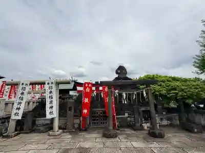 石濱神社の{uncategorized: "未分類", other: "その他", undefined: "問題あり", building: "その他建物", grave: "お墓", sacred_gate: "鳥居", guardian: "狛犬", statue: "像", buddha: "仏像", history: "歴史", nature: "自然", garden: "庭園", animal: "動物", pagoda: "塔", temizu: "手水舎", mountain_gate: "山門・神門", sanctuary: "本殿・本堂", subordinate: "末社・摂社", art: "芸術", scenery: "景色", jizo: "地蔵", ema: "絵馬", goshuin: "御朱印", omikuji: "おみくじ", items: "授与品その他", amulet: "お守り", goshuincho: "御朱印帳", eats: "食事", festival: "お祭り", votive_dance: "神楽", shichigosan: "七五三参", wedding: "結婚式", experience: "体験その他", initially: "初詣", around: "周辺", anti_infection: "感染症対策"}