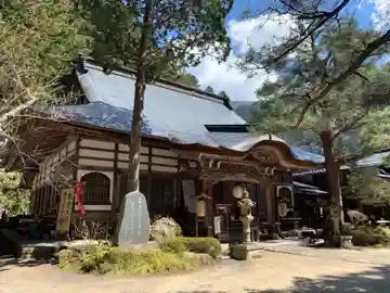 龍渕寺の本殿・本堂