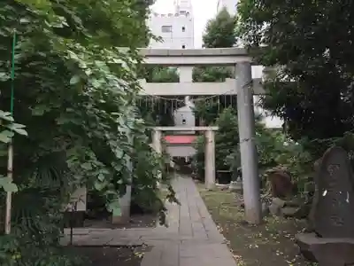 新橋鹽竃神社の鳥居