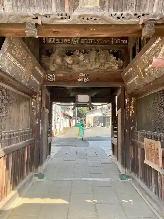 笠間稲荷神社の{uncategorized: "未分類", other: "その他", undefined: "問題あり", building: "その他建物", grave: "お墓", sacred_gate: "鳥居", guardian: "狛犬", statue: "像", buddha: "仏像", history: "歴史", nature: "自然", garden: "庭園", animal: "動物", pagoda: "塔", temizu: "手水舎", mountain_gate: "山門・神門", sanctuary: "本殿・本堂", subordinate: "末社・摂社", art: "芸術", scenery: "景色", jizo: "地蔵", ema: "絵馬", goshuin: "御朱印", omikuji: "おみくじ", items: "授与品その他", amulet: "お守り", goshuincho: "御朱印帳", eats: "食事", festival: "お祭り", votive_dance: "神楽", shichigosan: "七五三参", wedding: "結婚式", experience: "体験その他", initially: "初詣", around: "周辺", anti_infection: "感染症対策"}