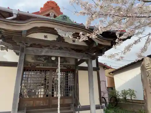 茶屋薬師堂の本殿・本堂