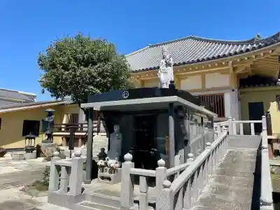 禅定院の{uncategorized: "未分類", other: "その他", undefined: "問題あり", building: "その他建物", grave: "お墓", sacred_gate: "鳥居", guardian: "狛犬", statue: "像", buddha: "仏像", history: "歴史", nature: "自然", garden: "庭園", animal: "動物", pagoda: "塔", temizu: "手水舎", mountain_gate: "山門・神門", sanctuary: "本殿・本堂", subordinate: "末社・摂社", art: "芸術", scenery: "景色", jizo: "地蔵", ema: "絵馬", goshuin: "御朱印", omikuji: "おみくじ", items: "授与品その他", amulet: "お守り", goshuincho: "御朱印帳", eats: "食事", festival: "お祭り", votive_dance: "神楽", shichigosan: "七五三参", wedding: "結婚式", experience: "体験その他", initially: "初詣", around: "周辺", anti_infection: "感染症対策"}