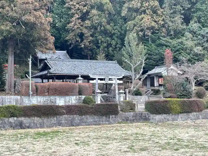 八坂神社の{uncategorized: "未分類", other: "その他", undefined: "問題あり", building: "その他建物", grave: "お墓", sacred_gate: "鳥居", guardian: "狛犬", statue: "像", buddha: "仏像", history: "歴史", nature: "自然", garden: "庭園", animal: "動物", pagoda: "塔", temizu: "手水舎", mountain_gate: "山門・神門", sanctuary: "本殿・本堂", subordinate: "末社・摂社", art: "芸術", scenery: "景色", jizo: "地蔵", ema: "絵馬", goshuin: "御朱印", omikuji: "おみくじ", items: "授与品その他", amulet: "お守り", goshuincho: "御朱印帳", eats: "食事", festival: "お祭り", votive_dance: "神楽", shichigosan: "七五三参", wedding: "結婚式", experience: "体験その他", initially: "初詣", around: "周辺", anti_infection: "感染症対策"}
