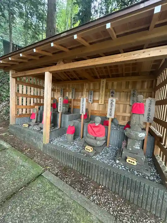 宇津貫熊野神社の{uncategorized: "未分類", other: "その他", undefined: "問題あり", building: "その他建物", grave: "お墓", sacred_gate: "鳥居", guardian: "狛犬", statue: "像", buddha: "仏像", history: "歴史", nature: "自然", garden: "庭園", animal: "動物", pagoda: "塔", temizu: "手水舎", mountain_gate: "山門・神門", sanctuary: "本殿・本堂", subordinate: "末社・摂社", art: "芸術", scenery: "景色", jizo: "地蔵", ema: "絵馬", goshuin: "御朱印", omikuji: "おみくじ", items: "授与品その他", amulet: "お守り", goshuincho: "御朱印帳", eats: "食事", festival: "お祭り", votive_dance: "神楽", shichigosan: "七五三参", wedding: "結婚式", experience: "体験その他", initially: "初詣", around: "周辺", anti_infection: "感染症対策"}