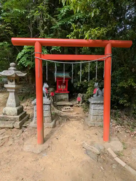 天石門別八倉比売神社の{uncategorized: "未分類", other: "その他", undefined: "問題あり", building: "その他建物", grave: "お墓", sacred_gate: "鳥居", guardian: "狛犬", statue: "像", buddha: "仏像", history: "歴史", nature: "自然", garden: "庭園", animal: "動物", pagoda: "塔", temizu: "手水舎", mountain_gate: "山門・神門", sanctuary: "本殿・本堂", subordinate: "末社・摂社", art: "芸術", scenery: "景色", jizo: "地蔵", ema: "絵馬", goshuin: "御朱印", omikuji: "おみくじ", items: "授与品その他", amulet: "お守り", goshuincho: "御朱印帳", eats: "食事", festival: "お祭り", votive_dance: "神楽", shichigosan: "七五三参", wedding: "結婚式", experience: "体験その他", initially: "初詣", around: "周辺", anti_infection: "感染症対策"}