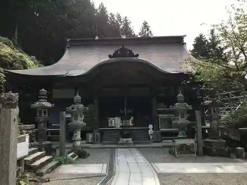 横峰寺の本殿・本堂