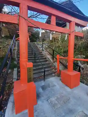 三崎稲荷神社の鳥居