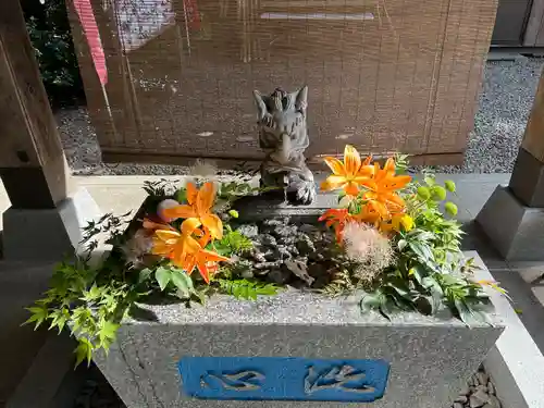 滑川神社 - 仕事と子どもの守り神の手水舎