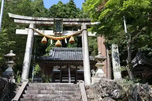 八幡神社（西浅井町小山）の鳥居