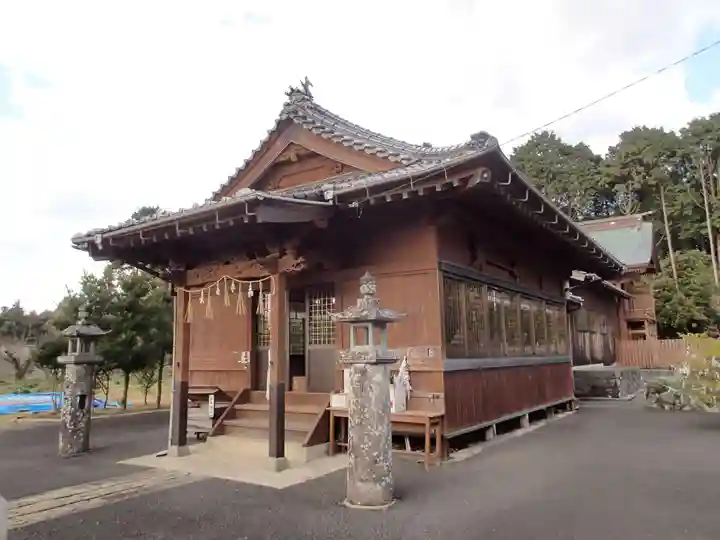 国片主神社の本殿・本堂