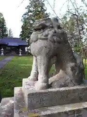 鎮岡神社の狛犬