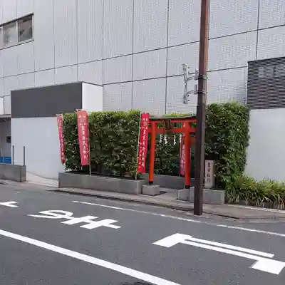 豊栄稲荷大明神の鳥居