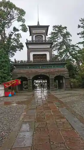 尾山神社の山門