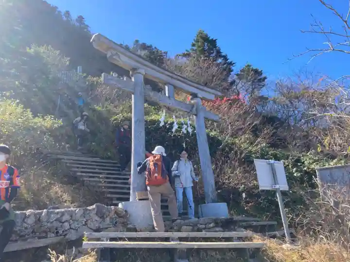 石鎚神社頂上社の鳥居