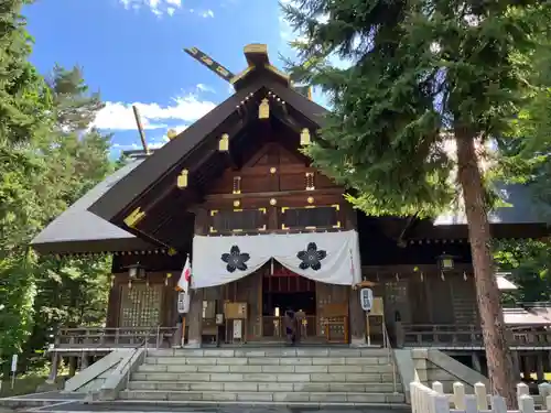 上川神社の本殿