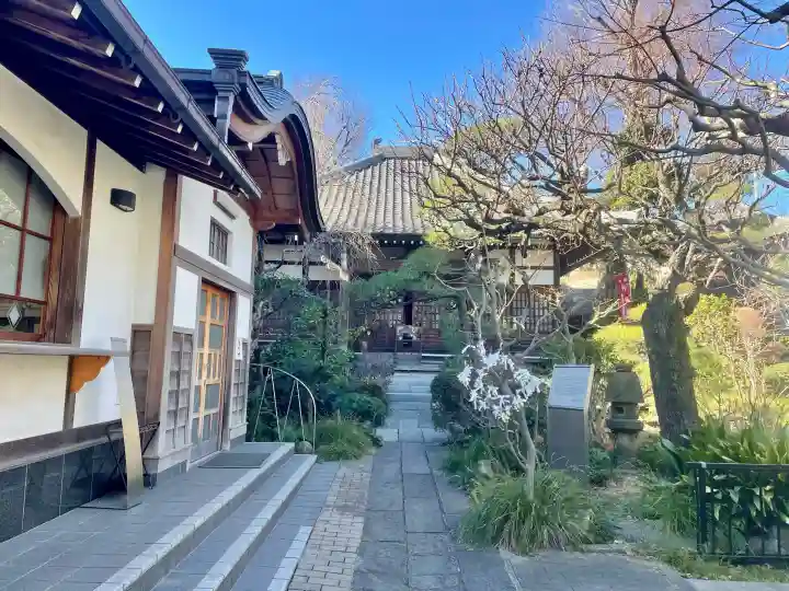 蟠龍寺の{uncategorized: "未分類", other: "その他", undefined: "問題あり", building: "その他建物", grave: "お墓", sacred_gate: "鳥居", guardian: "狛犬", statue: "像", buddha: "仏像", history: "歴史", nature: "自然", garden: "庭園", animal: "動物", pagoda: "塔", temizu: "手水舎", mountain_gate: "山門・神門", sanctuary: "本殿・本堂", subordinate: "末社・摂社", art: "芸術", scenery: "景色", jizo: "地蔵", ema: "絵馬", goshuin: "御朱印", omikuji: "おみくじ", items: "授与品その他", amulet: "お守り", goshuincho: "御朱印帳", eats: "食事", festival: "お祭り", votive_dance: "神楽", shichigosan: "七五三参", wedding: "結婚式", experience: "体験その他", initially: "初詣", around: "周辺", anti_infection: "感染症対策"}