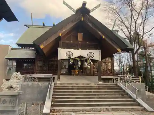 信濃神社の本殿