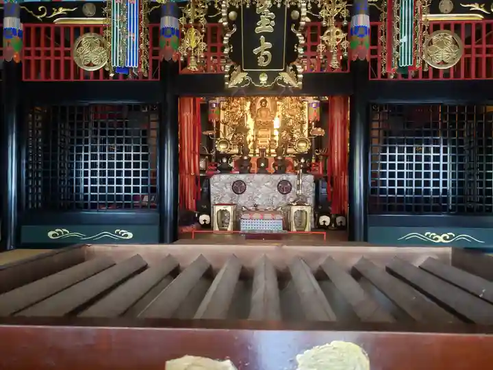 行基寺の本殿・本堂