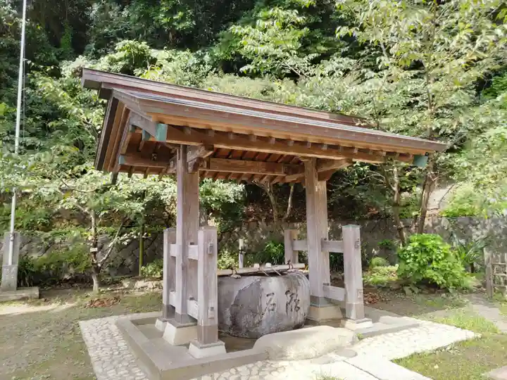 甘縄神明神社(甘縄神明宮)の手水舎
